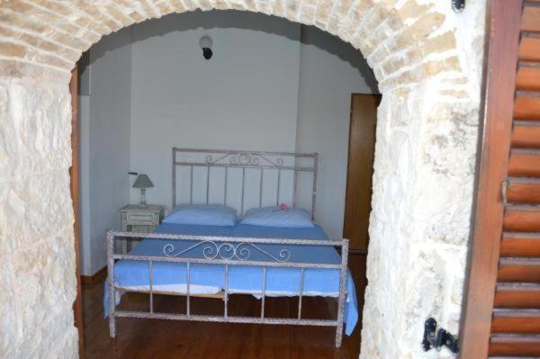 Image No.12-13 Bed Property for sale