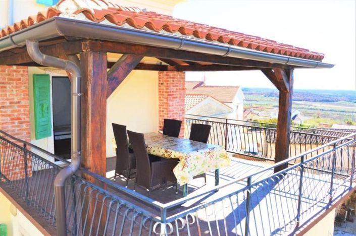 Image No.2-13 Bed Property for sale