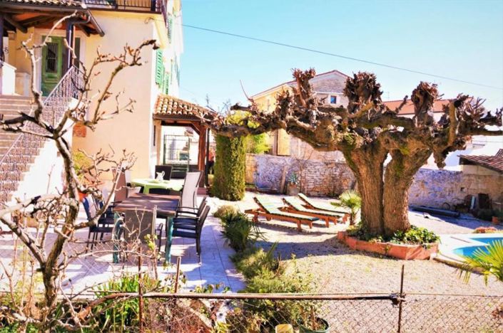 Image No.25-13 Bed Property for sale