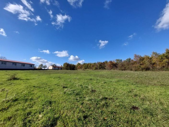 Image No.9-3 Bed Property for sale