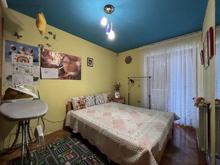 Image No.5-11 Bed Property for sale