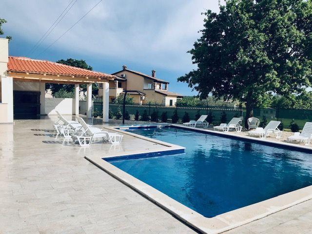 Image No.7-11 Bed Property for sale