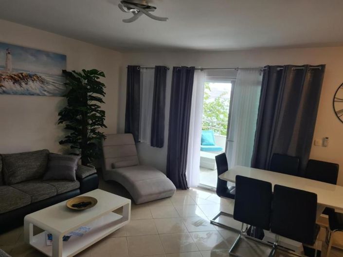 Image No.12-5 Bed Property for sale