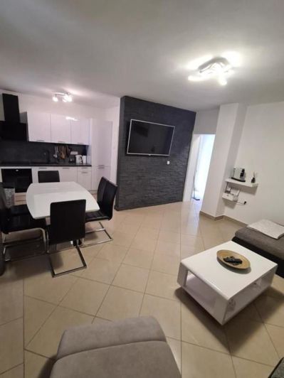 Image No.15-5 Bed Property for sale