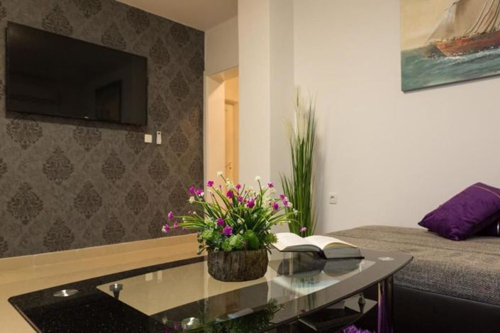 Image No.16-5 Bed Property for sale