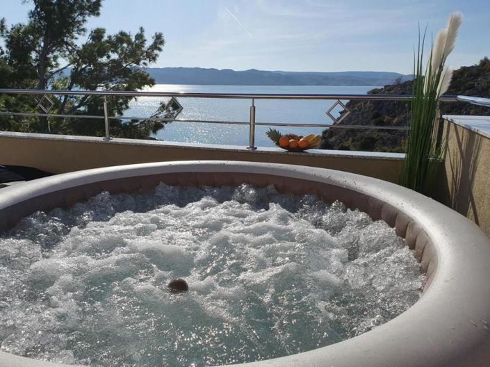 Image No.2-5 Bed Property for sale