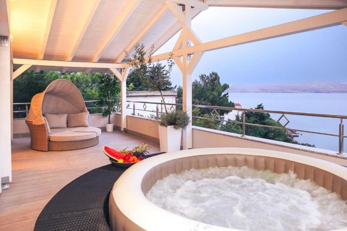 Image No.23-5 Bed Property for sale