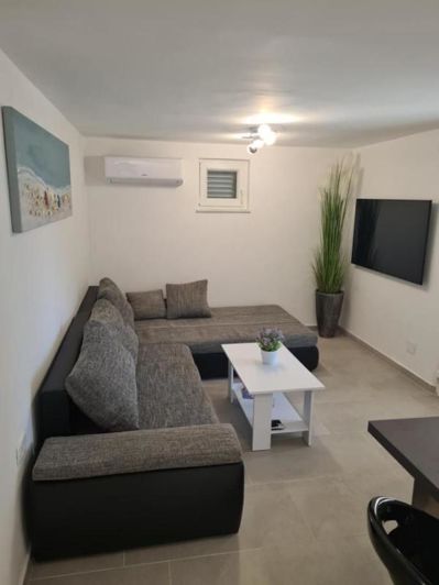 Image No.5-5 Bed Property for sale