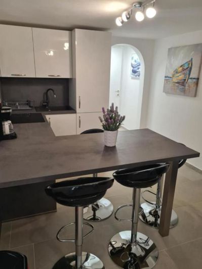 Image No.6-5 Bed Property for sale