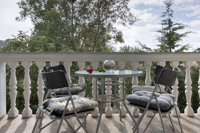 Image No.13-16 Bed Property for sale