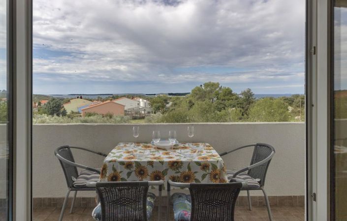 Image No.20-16 Bed Property for sale