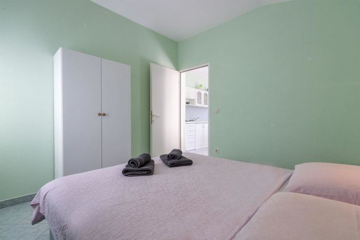 Image No.23-16 Bed Property for sale