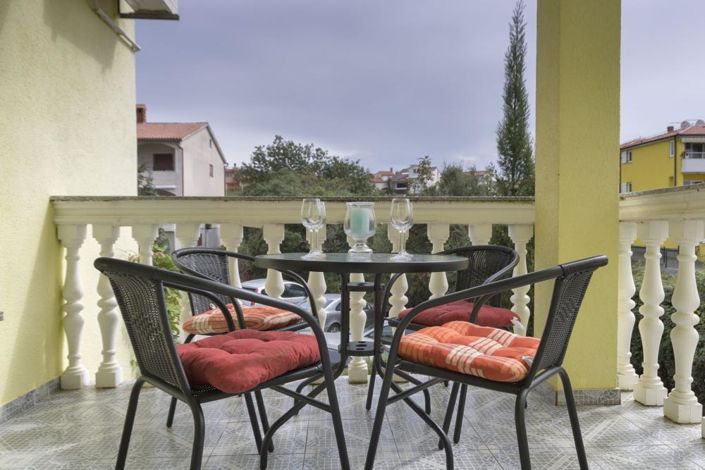 Image No.4-16 Bed Property for sale