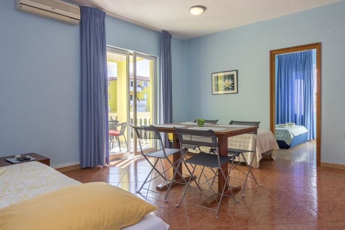 Image No.5-16 Bed Property for sale