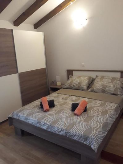 Image No.15-6 Bed Property for sale