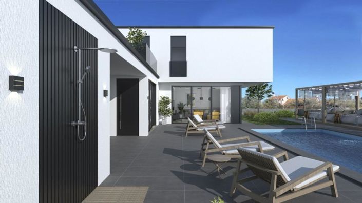 Image No.2-4 Bed Property for sale