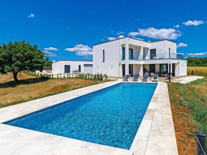 Image No.1-4 Bed Property for sale