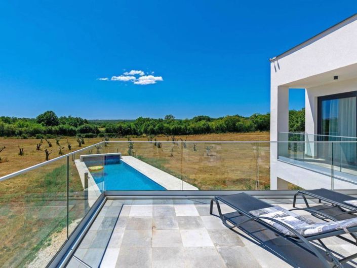 Image No.4-4 Bed Property for sale