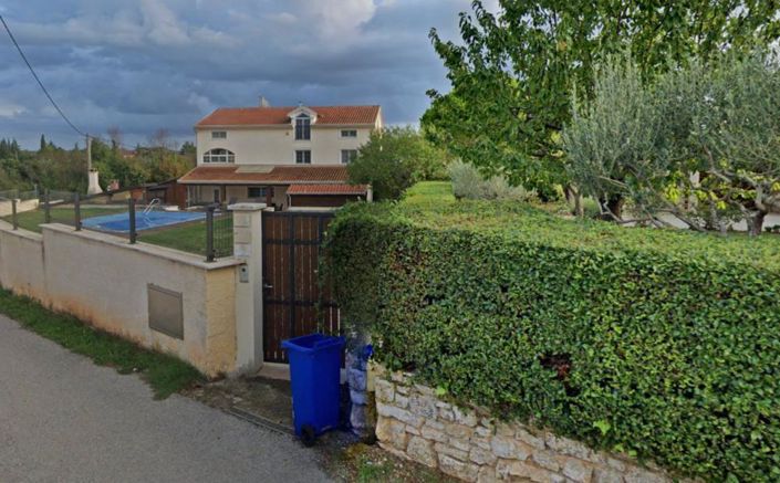 Image No.5-6 Bed Property for sale