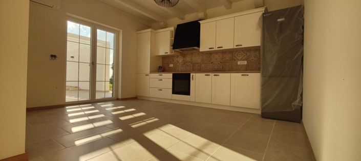 Image No.5-4 Bed Property for sale