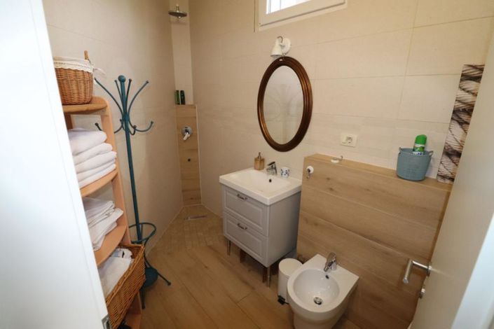 Image No.23-4 Bed Property for sale