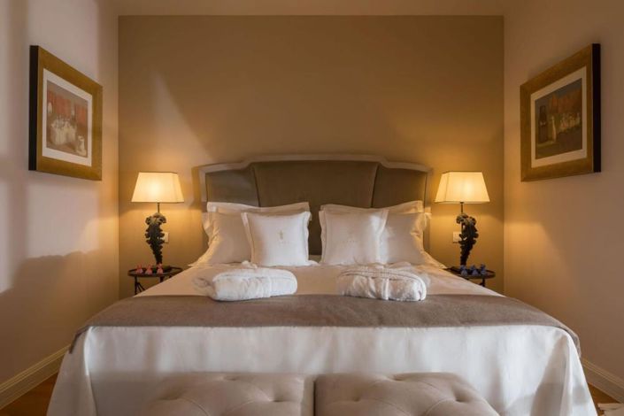 Image No.11-4 Bed Property for sale