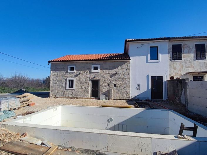 Image No.3-3 Bed Property for sale