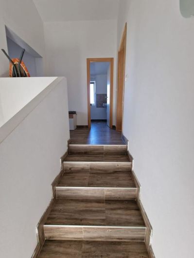 Image No.13-8 Bed Property for sale