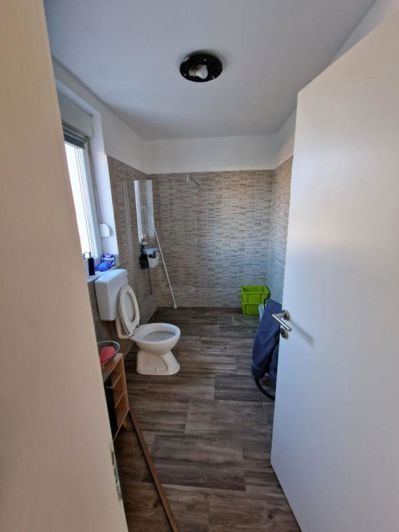 Image No.16-8 Bed Property for sale