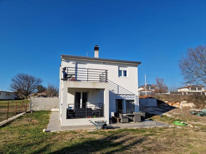 Image No.3-8 Bed Property for sale