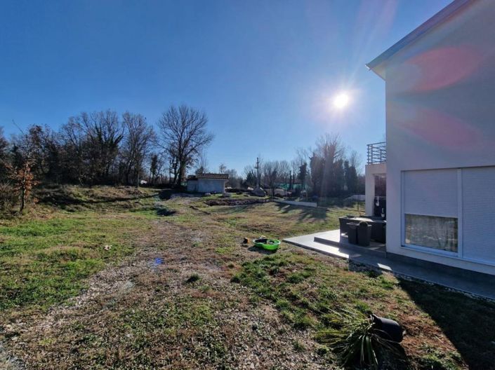 Image No.7-8 Bed Property for sale