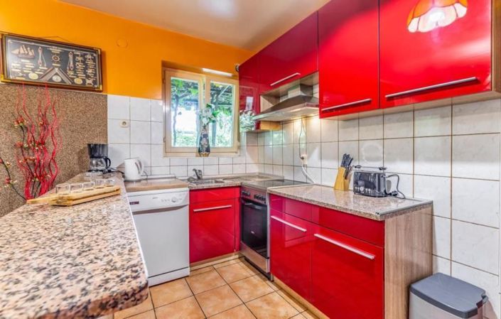 Image No.14-5 Bed Property for sale