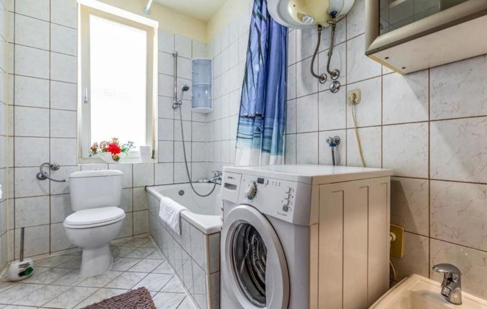 Image No.23-5 Bed Property for sale