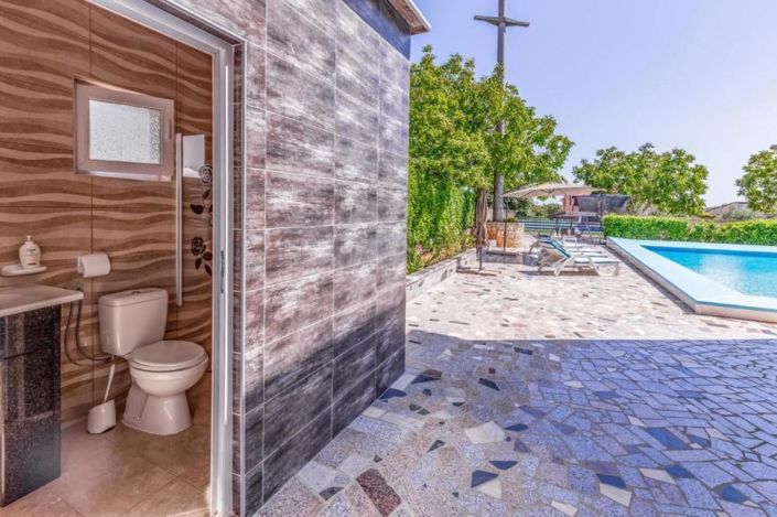 Image No.25-5 Bed Property for sale