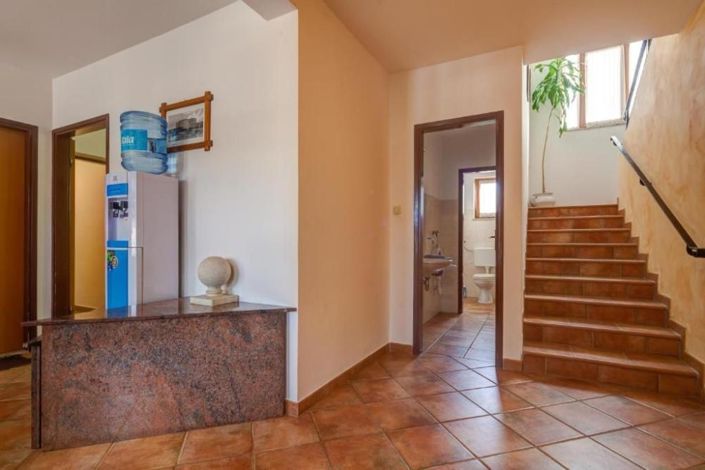 Image No.15-9 Bed Property for sale