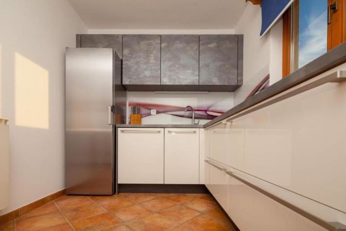 Image No.16-9 Bed Property for sale