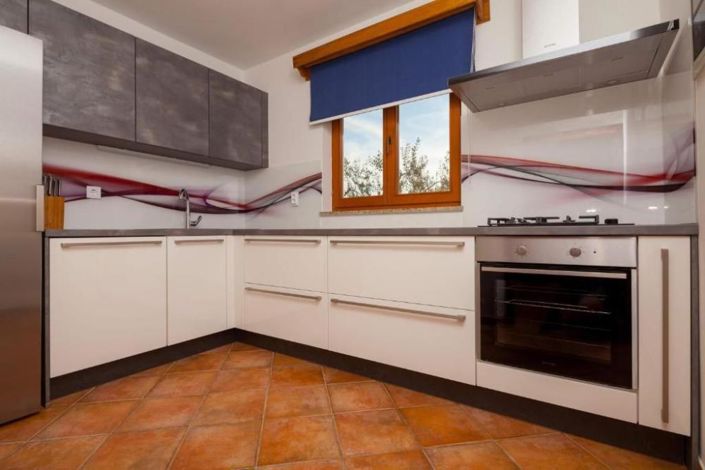 Image No.17-9 Bed Property for sale