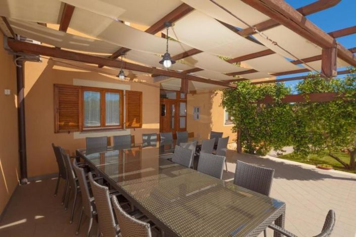 Image No.7-9 Bed Property for sale