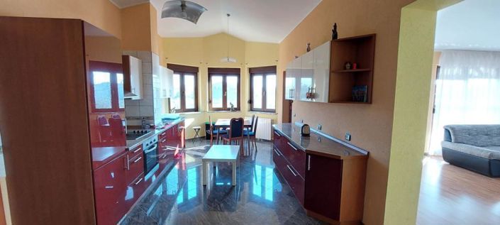 Image No.7-5 Bed Property for sale