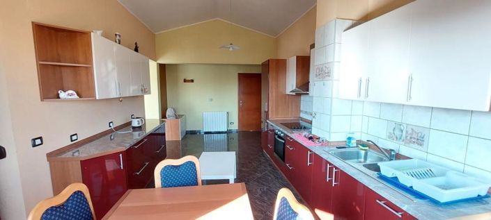 Image No.9-5 Bed Property for sale