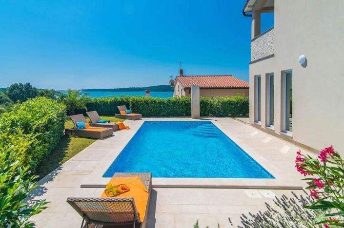 Image No.1-3 Bed Property for sale