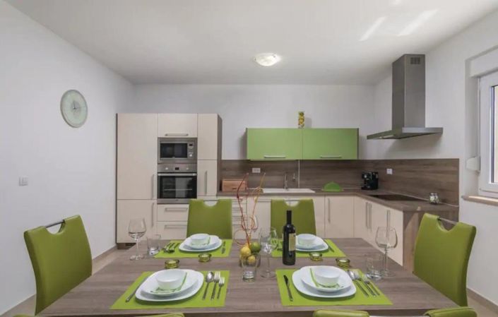 Image No.10-3 Bed Property for sale