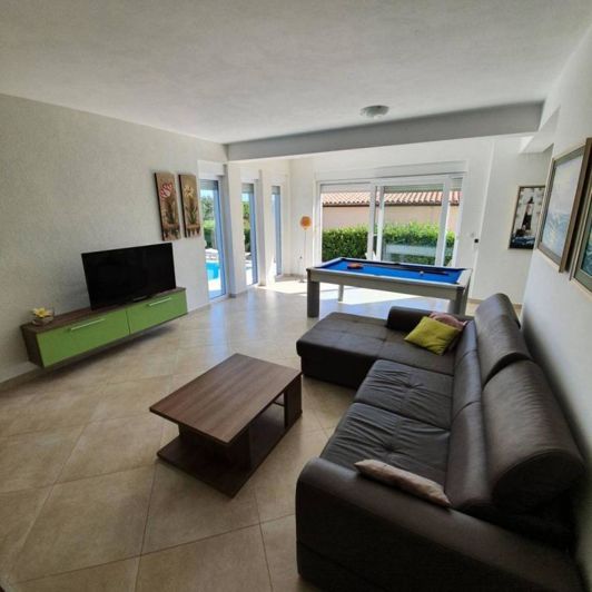 Image No.11-3 Bed Property for sale