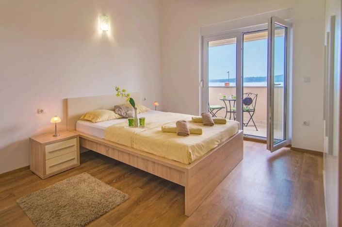 Image No.16-3 Bed Property for sale