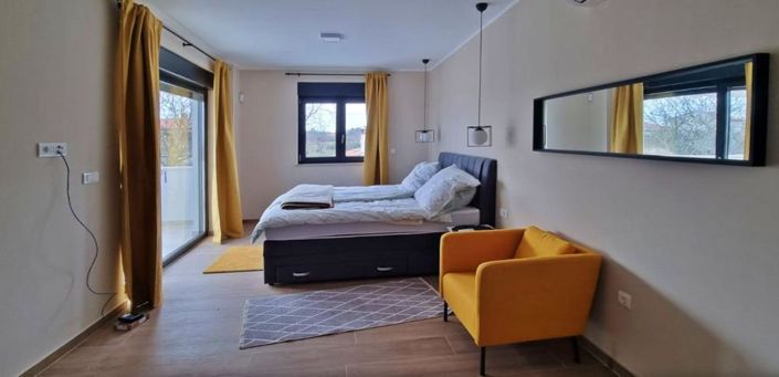 Image No.7-4 Bed Property for sale