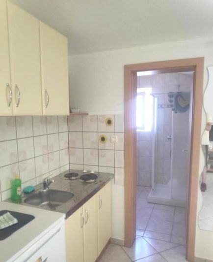 Image No.10-17 Bed Property for sale