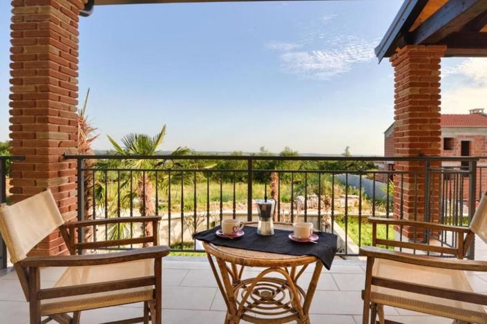 Image No.10-3 Bed Property for sale