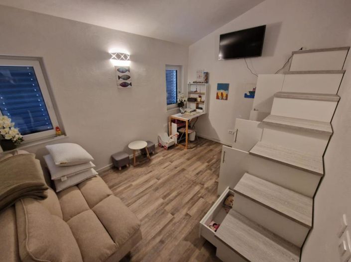 Image No.12-2 Bed Property for sale