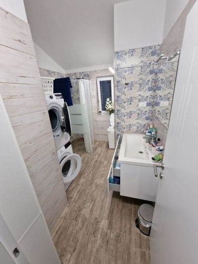 Image No.13-2 Bed Property for sale