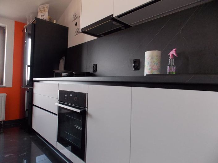 Image No.10-6 Bed Property for sale